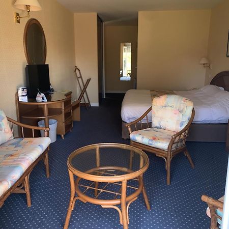 Logis Hotel Du Pont Neuf Le Veurdre Экстерьер фото