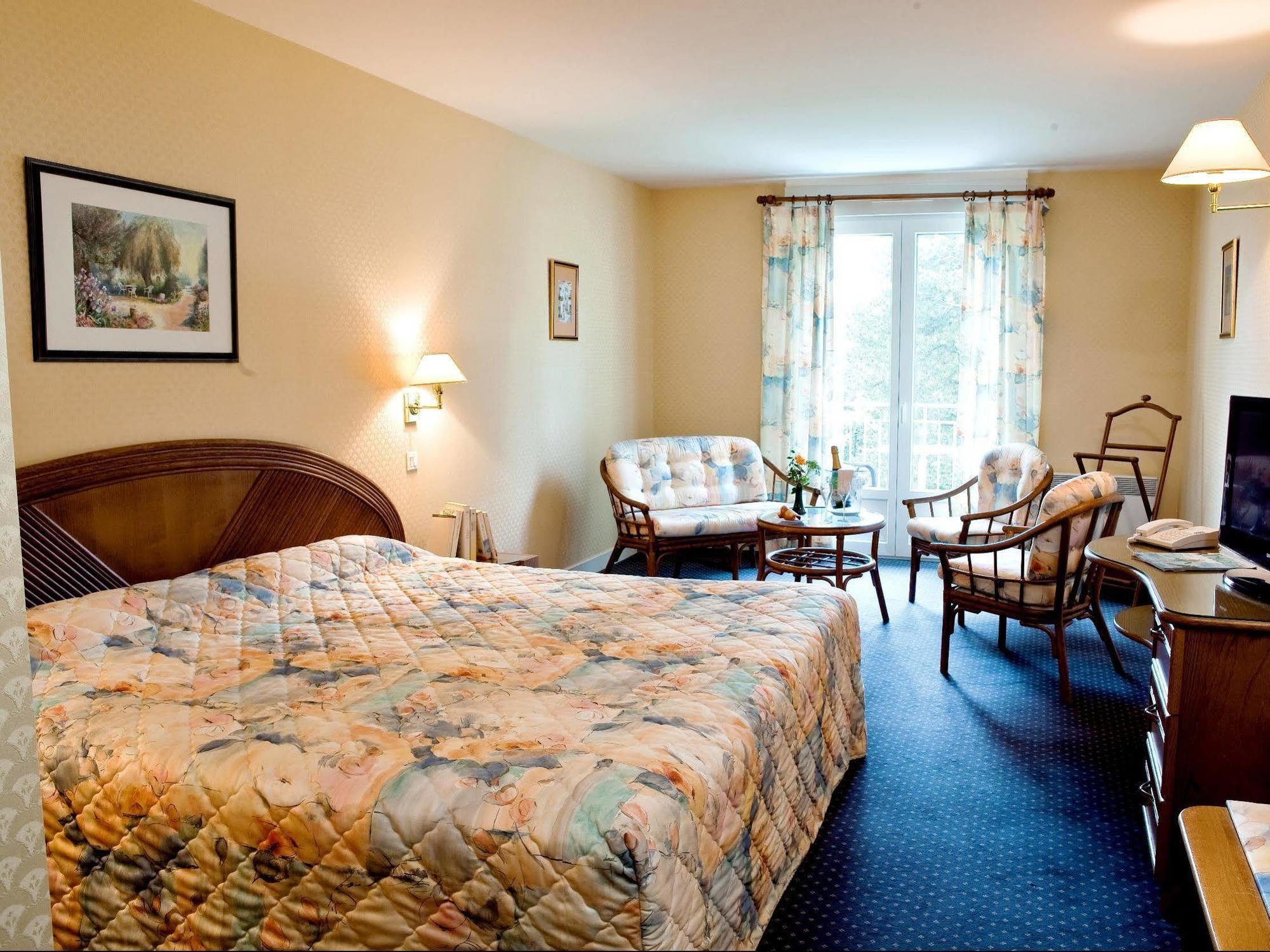 Logis Hotel Du Pont Neuf Le Veurdre Экстерьер фото