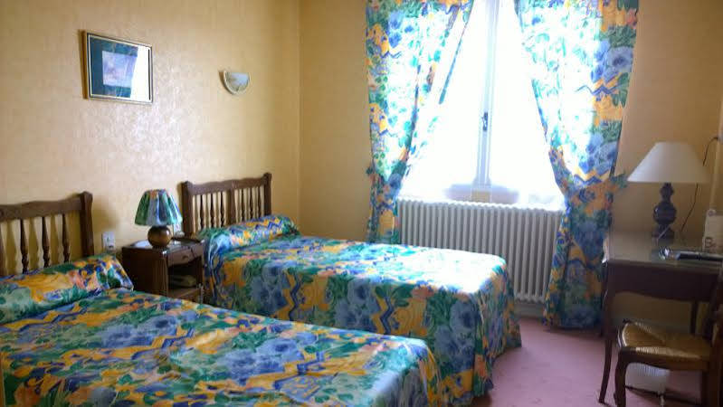 Logis Hotel Du Pont Neuf Le Veurdre Экстерьер фото
