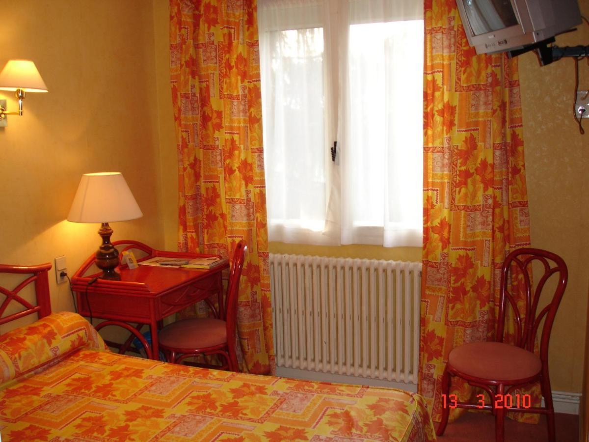 Logis Hotel Du Pont Neuf Le Veurdre Экстерьер фото