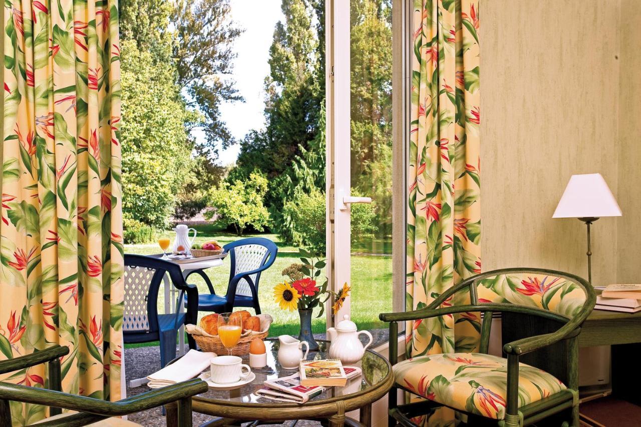 Logis Hotel Du Pont Neuf Le Veurdre Номер фото